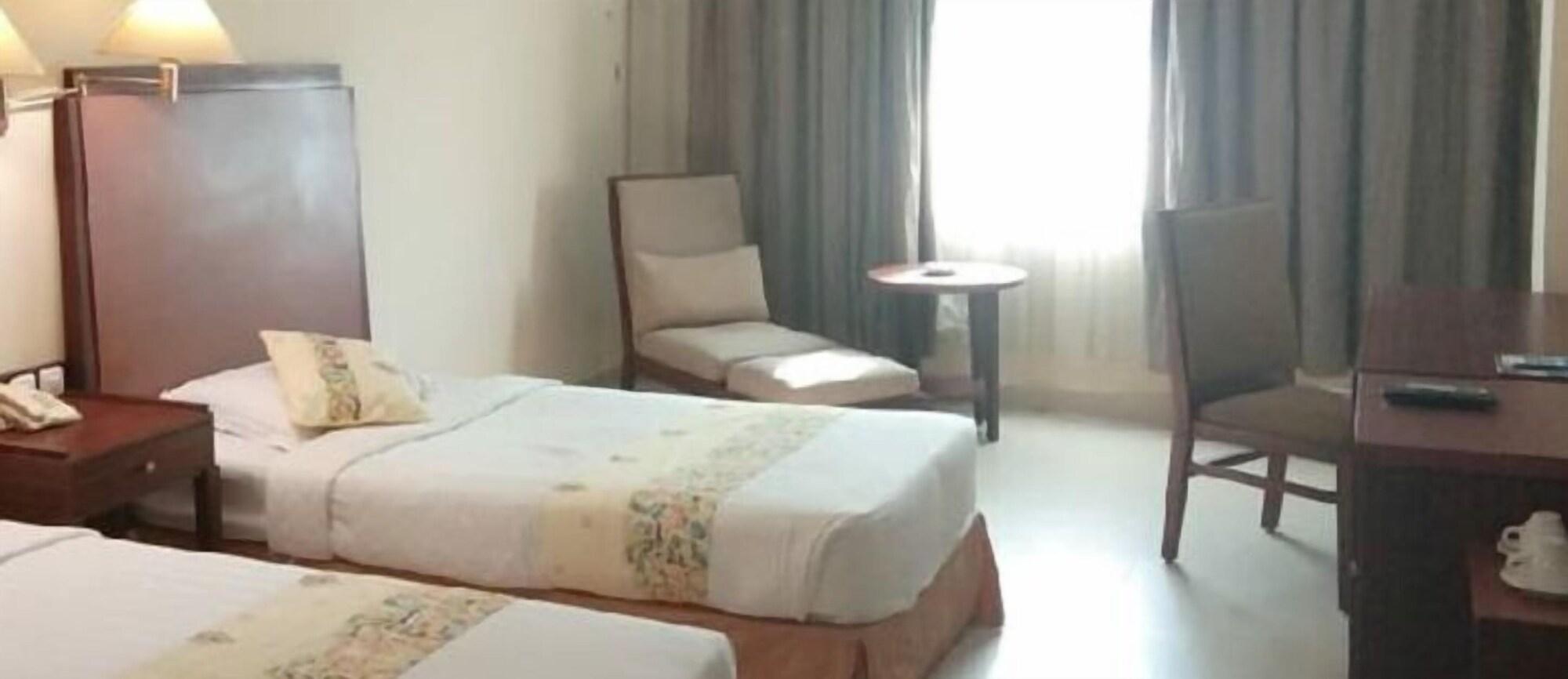 Hotel Mariat Sorong Esterno foto