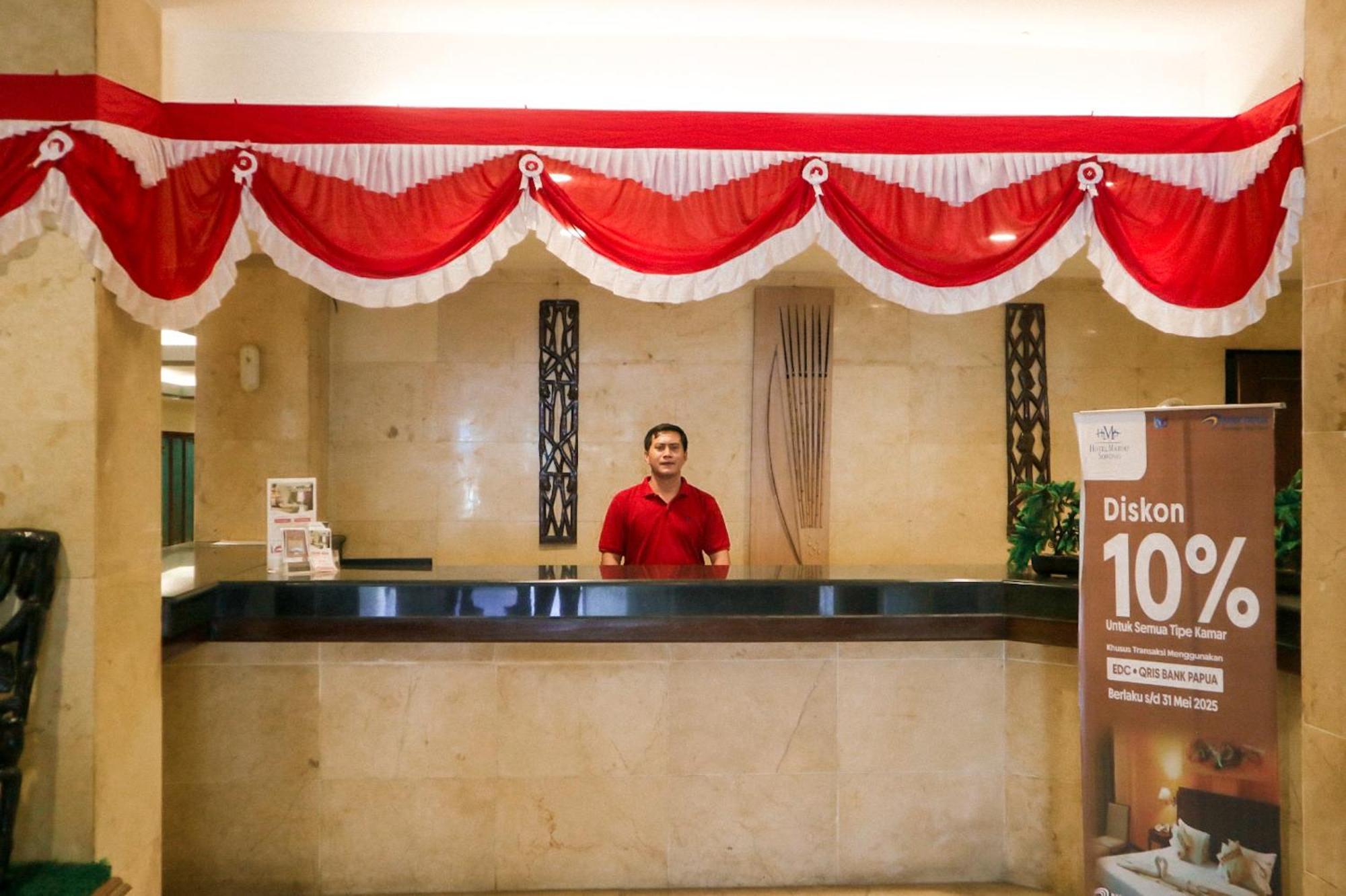 Hotel Mariat Sorong Esterno foto