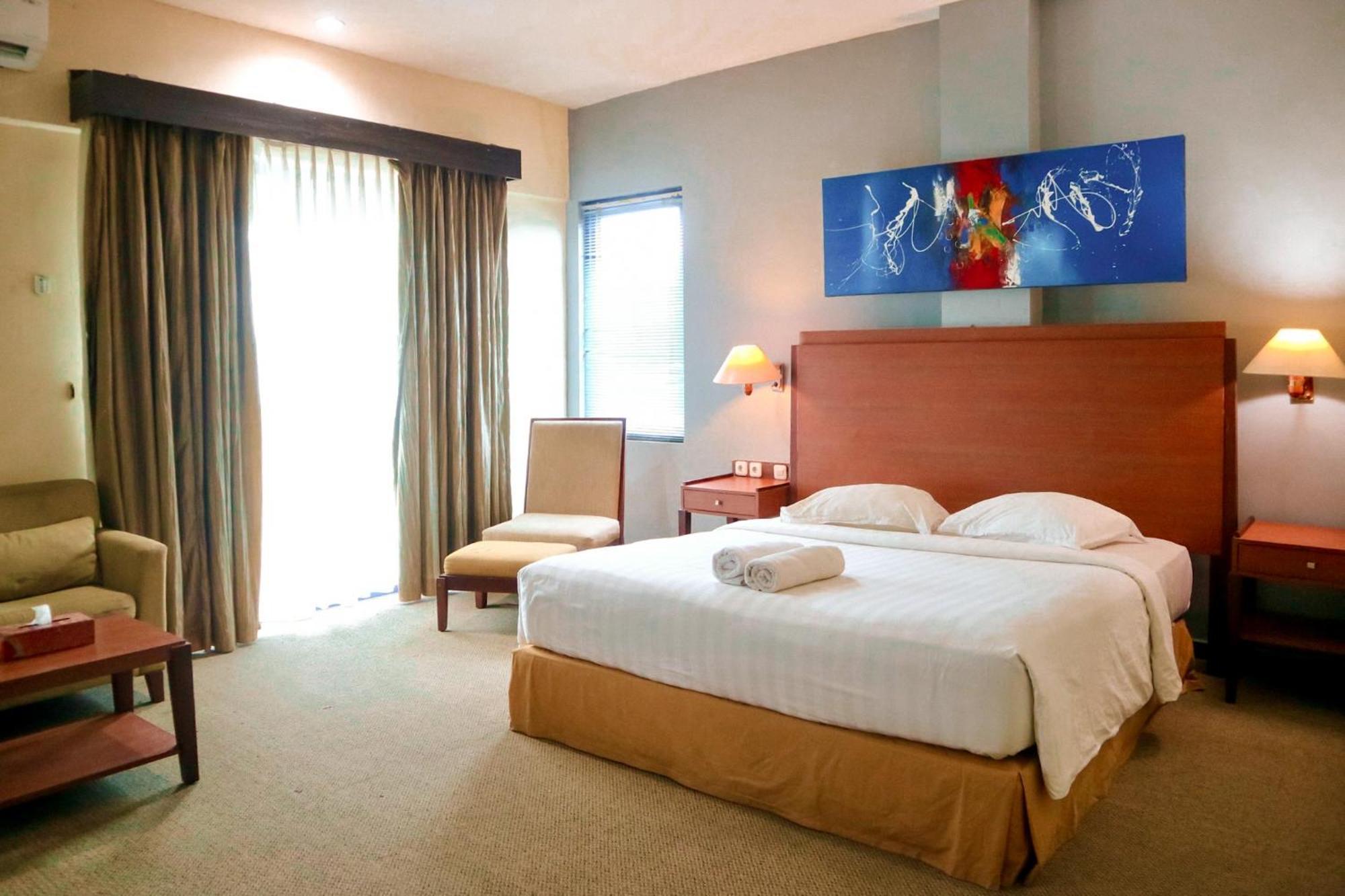 Hotel Mariat Sorong Esterno foto