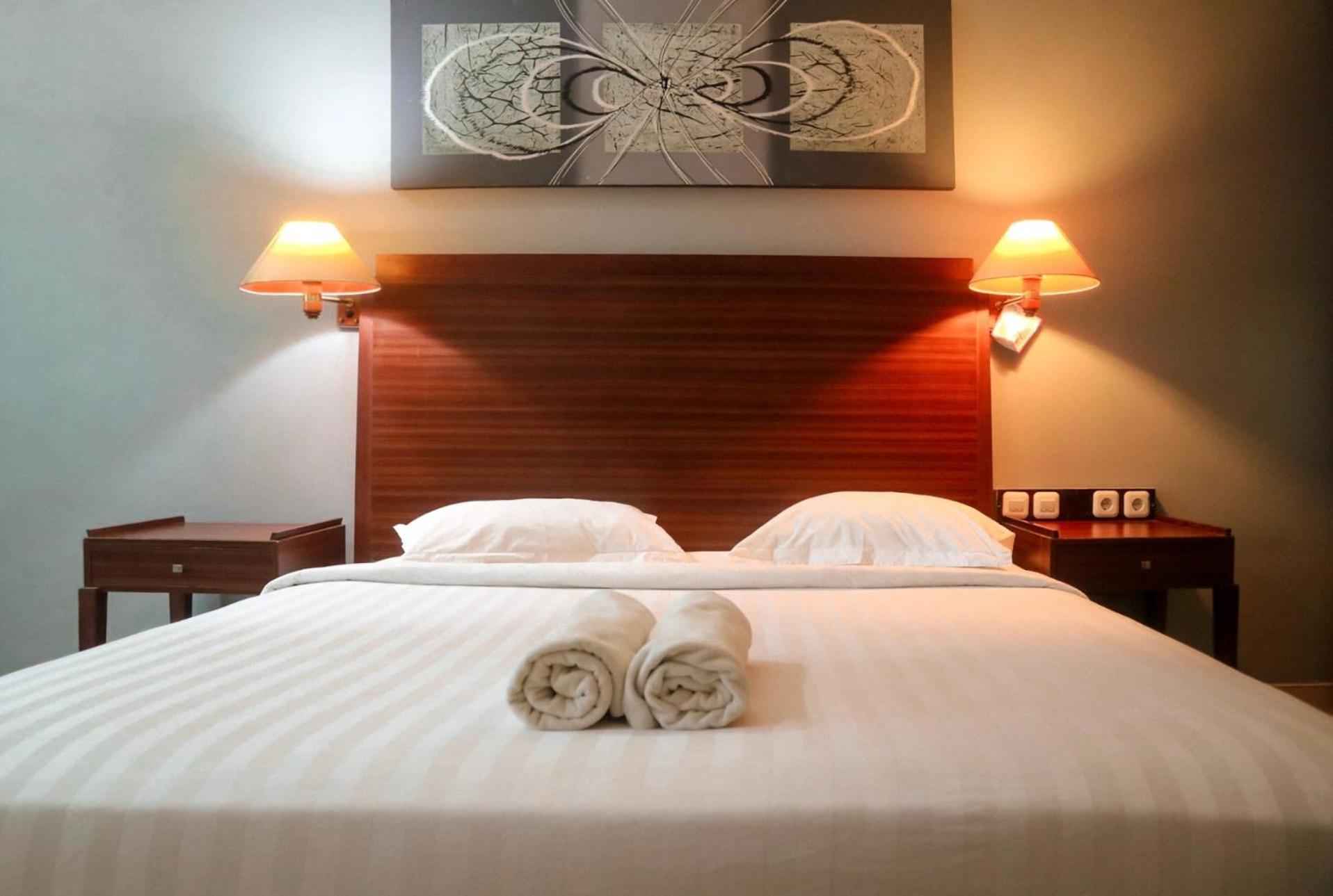 Hotel Mariat Sorong Esterno foto