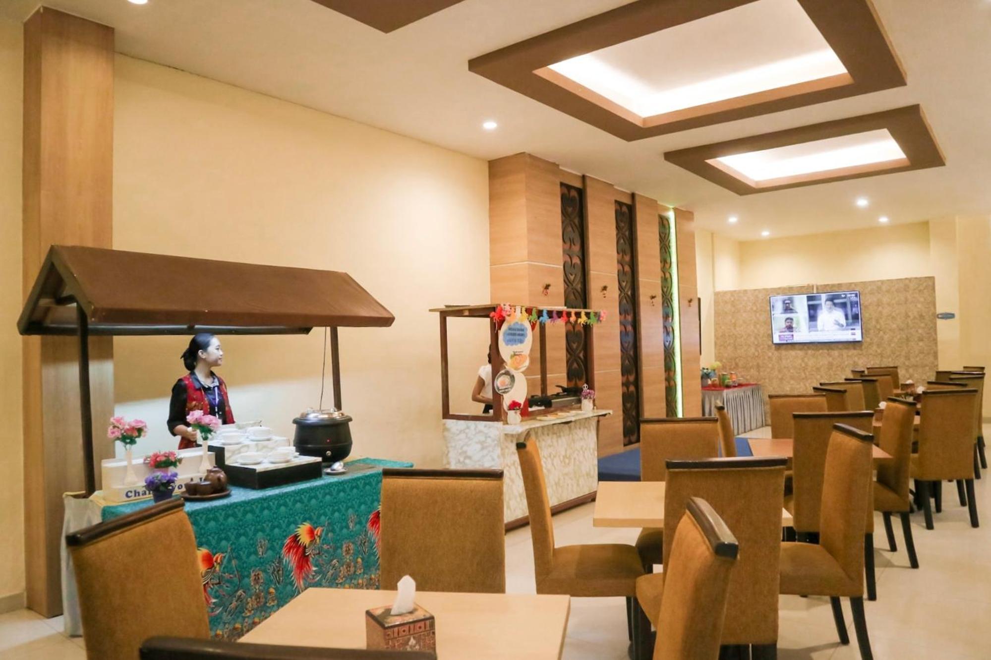 Hotel Mariat Sorong Esterno foto