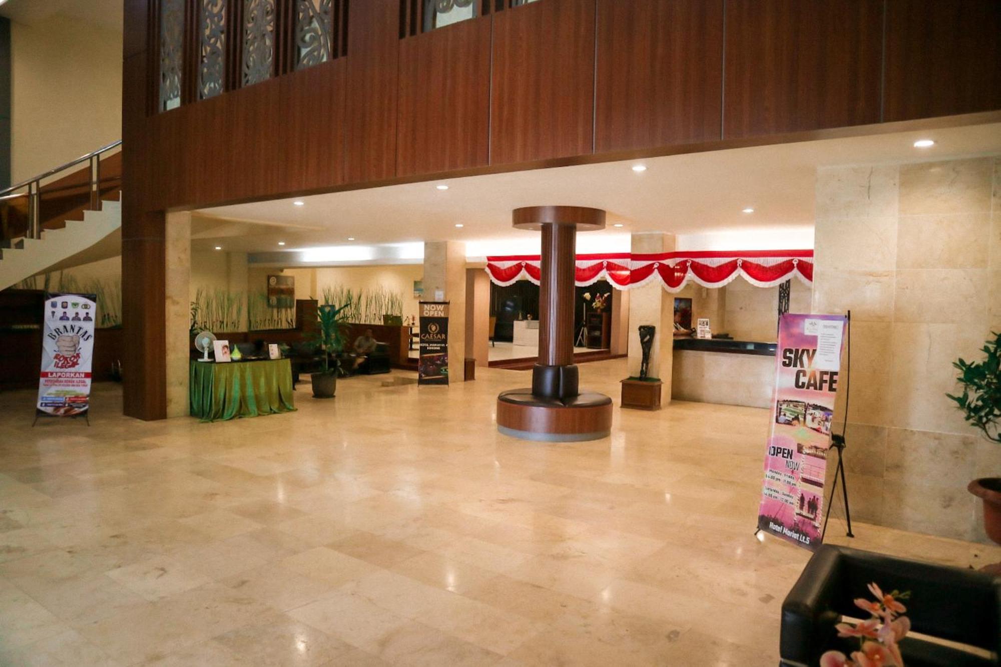 Hotel Mariat Sorong Esterno foto