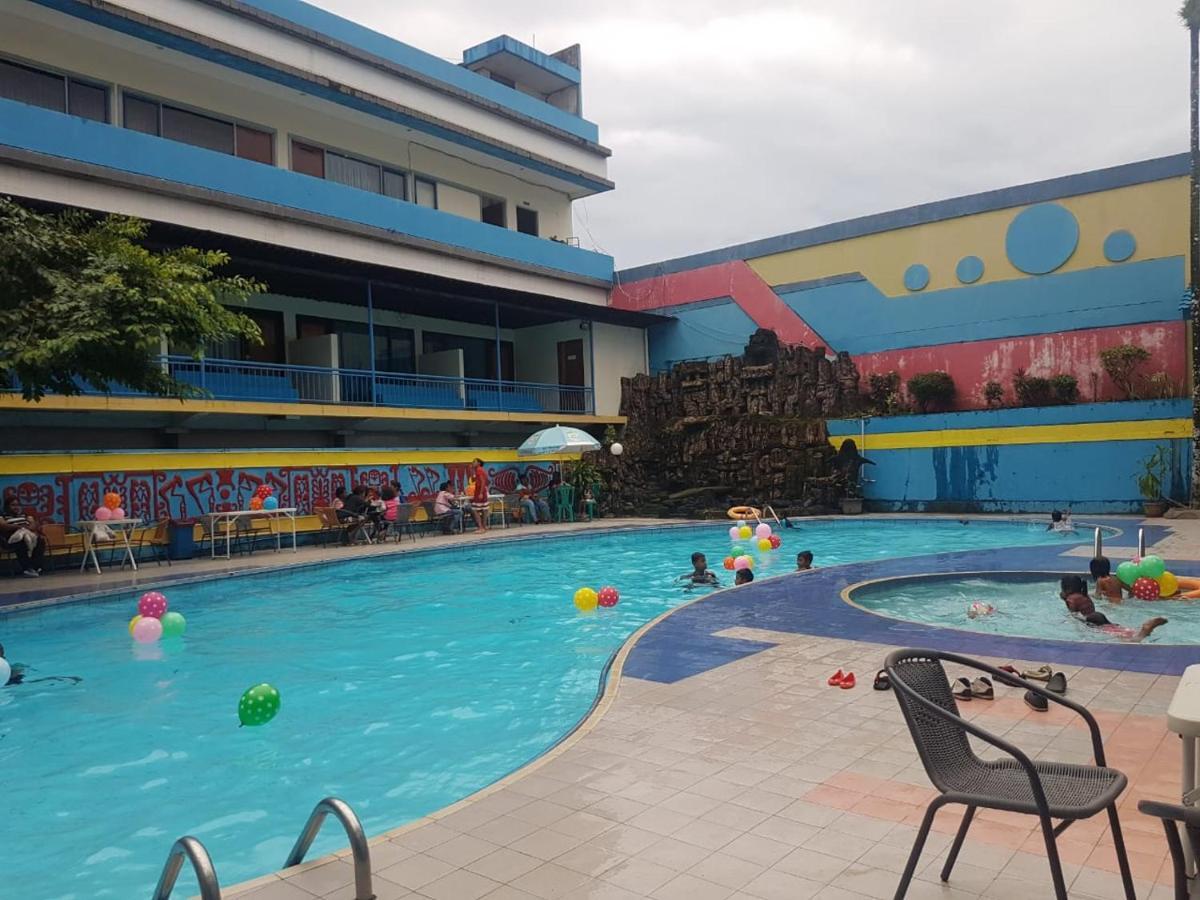 Hotel Mariat Sorong Esterno foto