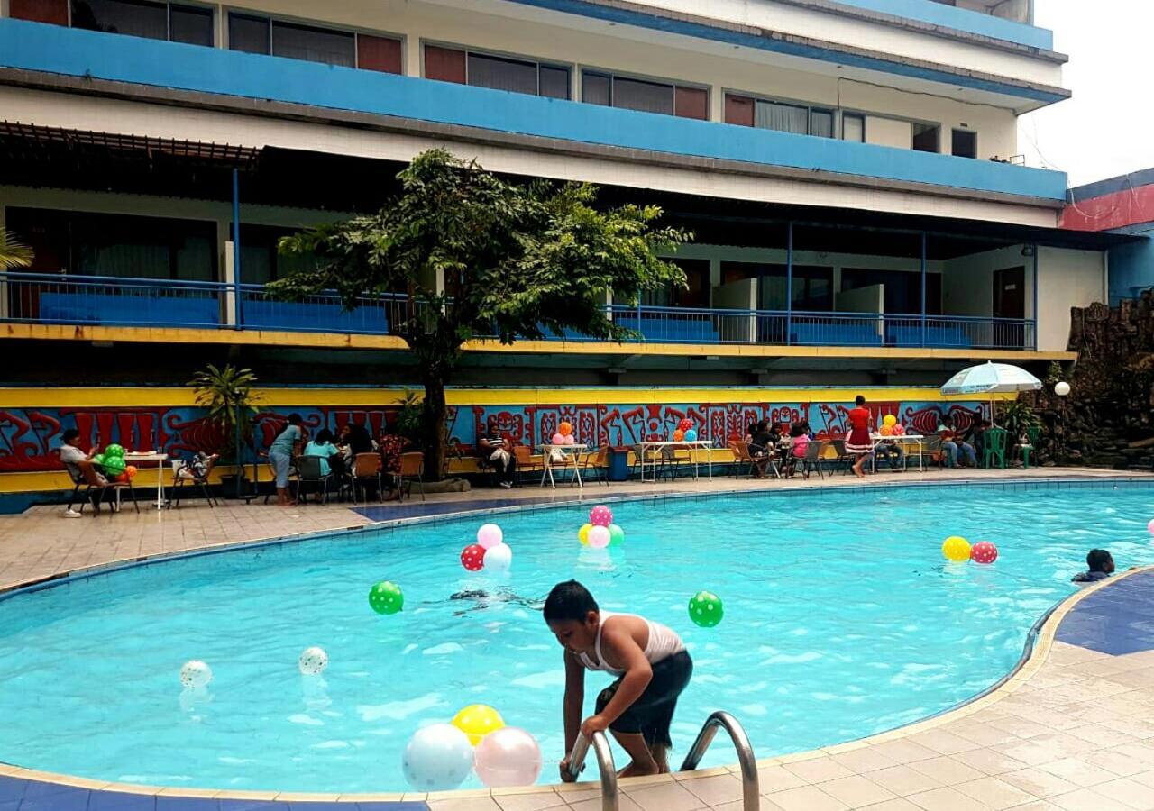 Hotel Mariat Sorong Esterno foto